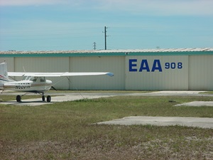 EAA hangar on Taxiway Hotel