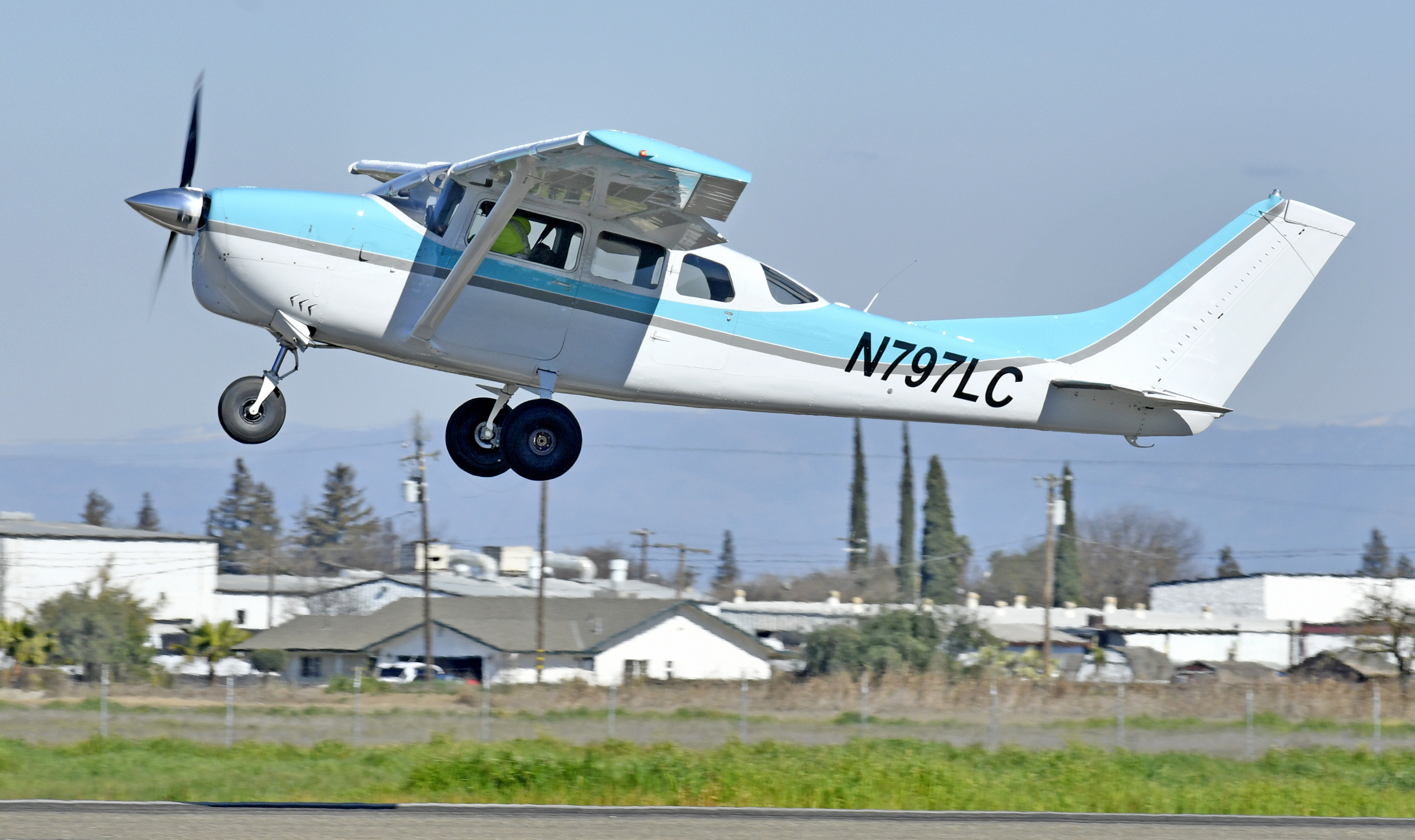 Dennis Mead 172 at KMCE