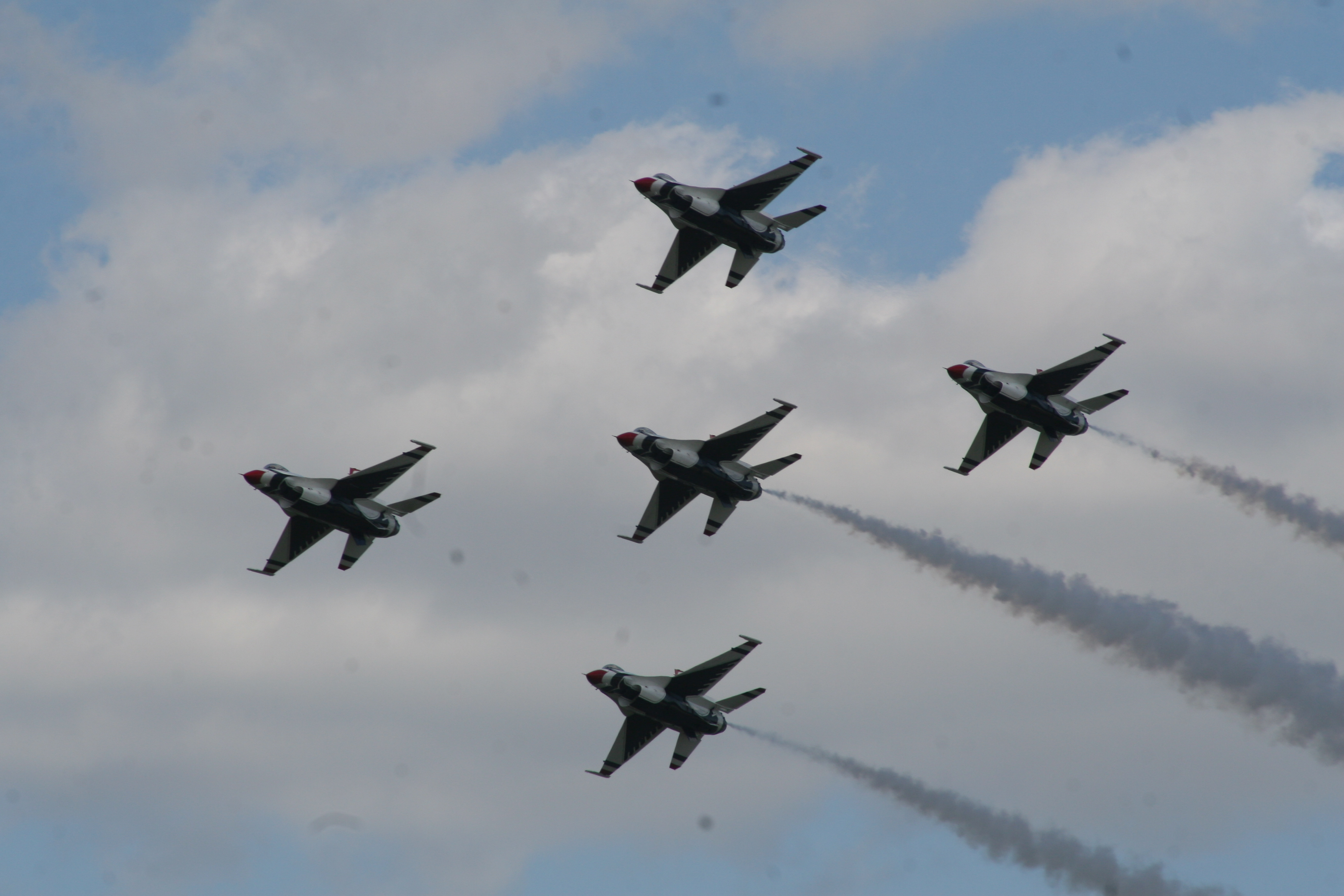 Thunderbird 5 ship