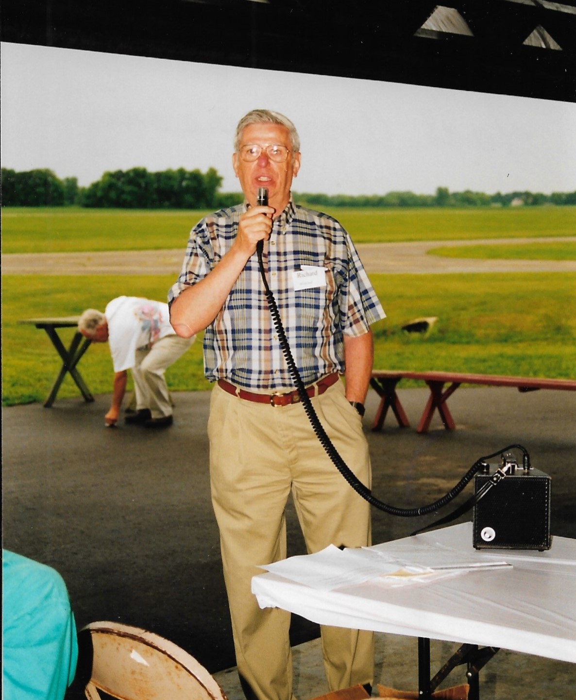 Chapter President Dick Wicklund addresses the audience at a 1998 anniversary celebration