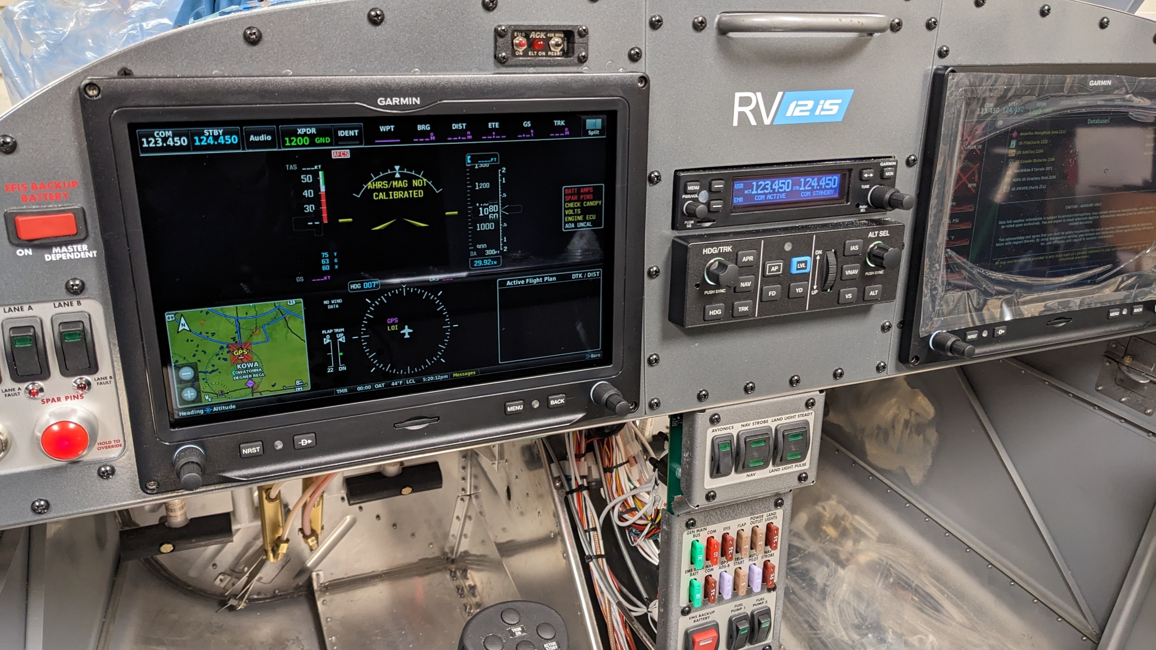 RV12iS Garmin package